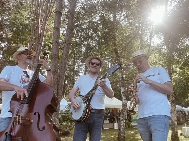 Musiciens animant la Fête des Plantes